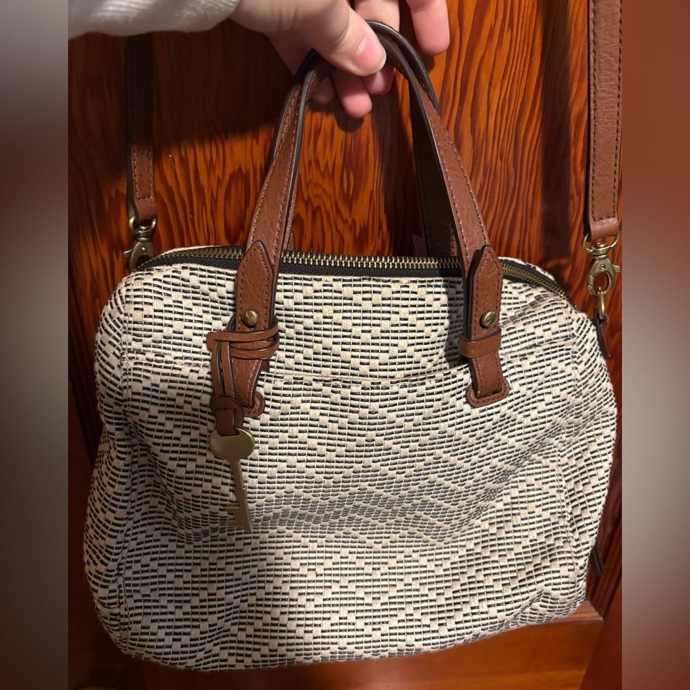 FOSSIL Cream Flat Woven Crossbody Bag - Picture 3 of 9